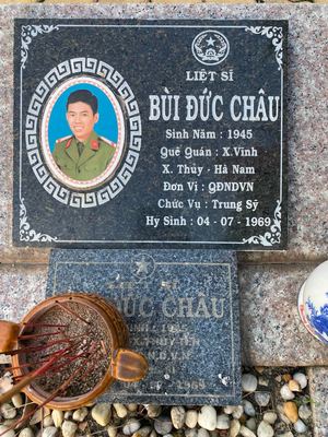 Ảnh bia mộ của liệt sĩ Bùi Đức Châu