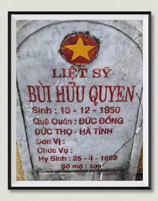 Bia mộ tại Nghĩa trang liệt sĩ Huyện Triệu Phong - tỉnh Quảng Trị · ảnh: Người Thái Bình.VN — liệt sĩ BÙI HỮU QUYEN