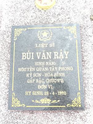 Bia mộ tại xã Hiền ninh - Xã Hiền Ninh - Huyện Quảng Ninh - Quảng Bình · ảnh: FB Nguyễn Hoàng Dương — liệt sĩ Bùi Văn Rậy