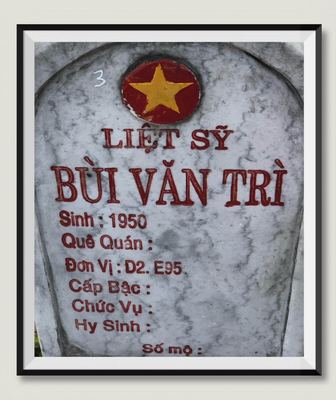 Ảnh bia mộ của liệt sĩ Bùi Văn Trì