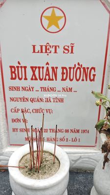 Ảnh bia mộ của liệt sĩ Bùi Xuân Đường