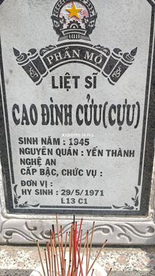 Bia mộ tại Nghĩa trang liệt sĩ phường Hoà Hải - Phường Hòa Hải - Quận Ngũ Hành Sơn - Đà Nẵng · ảnh: HỖ TRỢ GIA ĐÌNH TÌM THÔNG TIN - MỘ LIỆT SĨ — liệt sĩ Cao Đình Cưu