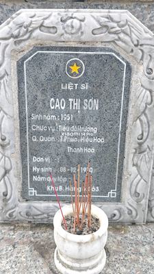 Bia mộ tại Quế Thọ - Huyện Núi Thành - Quảng Nam · ảnh: Be You — liệt sĩ CAO THỊ SƠN