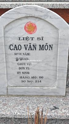 Bia mộ tại Nghĩa trang xã Bình Trị - Huyện Đại Lộc - Quảng Nam · ảnh: Be You — liệt sĩ Cao Văn Mỗn