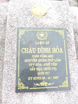 Bia mộ tại xã Hiền ninh - Xã Hiền Ninh - Huyện Quảng Ninh - Quảng Bình · ảnh: FB Nguyễn Hoàng Dương — liệt sĩ Châu Đình Hoà