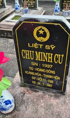 Bia mộ tại Chư Prông - Huyện Chư Prông - Gia Lai · ảnh: FB Đinh Tuấn — liệt sĩ Chu Minh Cư