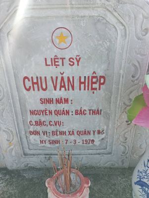 Bia mộ tại NTLS Xã Vũ Gia - Xã Vũ Gia - Đà Nẵng · ảnh: Thanh Tran — liệt sĩ CHU VĂN HIỆP
