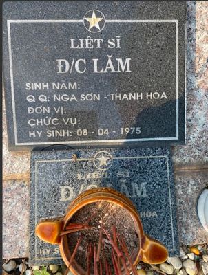 Ảnh bia mộ của liệt sĩ Đ/C Lăm
