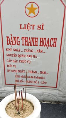 Ảnh bia mộ của liệt sĩ Đặng Thanh Hoạch