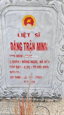 Ảnh bia mộ của liệt sĩ Đặng Trọng Minh