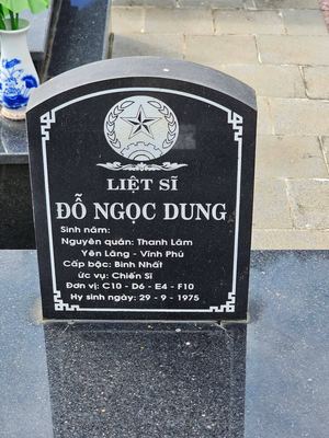 Bia mộ tại NT Tỉnh - Thành phố Buôn Ma Thuột - Đắk Lắk · ảnh: Vùng Trời Bình Yên — liệt sĩ ĐỖ NGỌC DUNG
