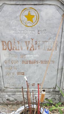 Bia mộ tại Nghĩa trang xã Bình Định - Huyện Thăng Bình - Quảng Nam · ảnh: Be You — liệt sĩ ĐOÀN VĂN YÊN