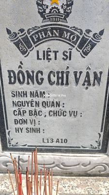 Ảnh bia mộ của liệt sĩ Đồng chí Vân