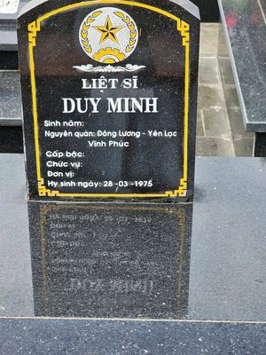 Ảnh bia mộ của liệt sĩ Duy Mịnh