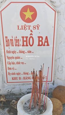 Ảnh bia mộ của liệt sĩ Hồ Ba