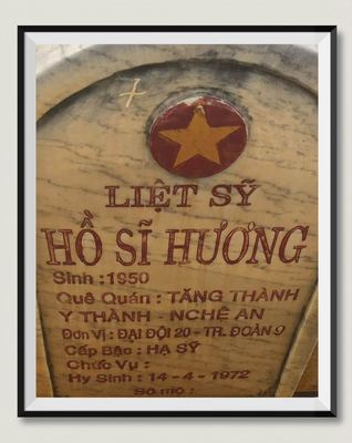 Ảnh bia mộ của liệt sĩ Hồ Sỹ Hường ( Đường)