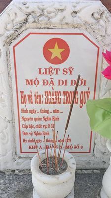 Bia mộ tại Xã Bình Lâm - Huyện Thăng Bình - Quảng Nam · ảnh: Be You — liệt sĩ HOÀNG TRỌNG QUÝ