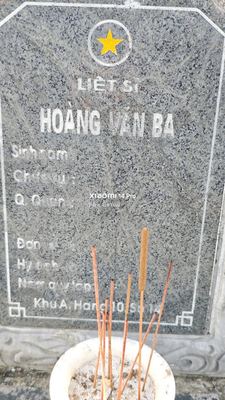 Ảnh bia mộ của liệt sĩ Hoàng Văn Ba