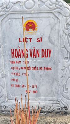 Ảnh bia mộ của liệt sĩ HOÀNG VĂN DUY