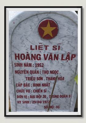Bia mộ tại Nghĩa trang liệt sĩ Huyện Triệu Phong - tỉnh Quảng Trị · ảnh: Hùng Thế — liệt sĩ Hoàng Văn Lập