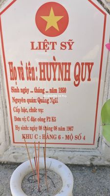 Bia mộ tại Xã Bình Lâm - Huyện Thăng Bình - Quảng Nam · ảnh: Be You — liệt sĩ HUỲNH QUY