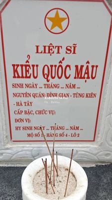Bia mộ tại Xã Quế Long - Huyện Núi Thành - Quảng Nam · ảnh: Be You — liệt sĩ Kiểu Quốc Mậu