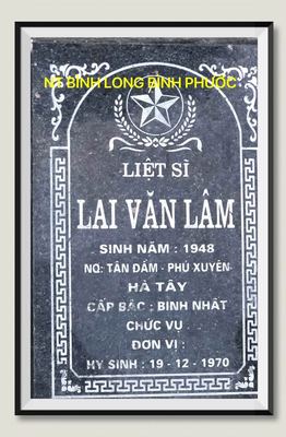 Ảnh bia mộ của liệt sĩ Lai Văn Lâm