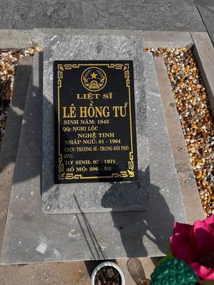 Bia mộ tại NTLS Trà Võ - Thạnh Đức - huyện Gò Dầu - Tây Ninh — liệt sĩ LÊ HỒNG TƯ
