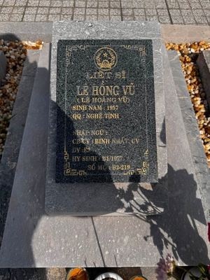 Bia mộ tại NTLS Trà Võ - Thạnh Đức - huyện Gò Dầu - Tây Ninh — liệt sĩ LÊ HỒNG VŨ (LÊ HOÀNG VŨ)