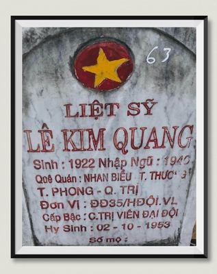 Bia mộ tại Nghĩa trang liệt sĩ Huyện Triệu Phong - tỉnh Quảng Trị · ảnh: Người Thái Bình.VN — liệt sĩ Lê Kim Quang