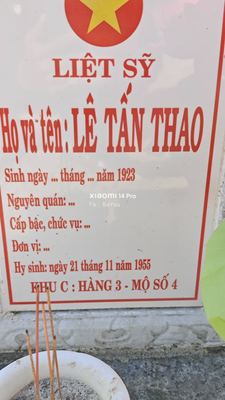 Ảnh bia mộ của liệt sĩ Lê Tấn Thao