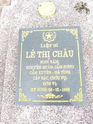 Bia mộ tại xã Hiền ninh - Xã Hiền Ninh - Huyện Quảng Ninh - Quảng Bình · ảnh: FB Nguyễn Hoàng Dương — liệt sĩ Lê Thị Châu