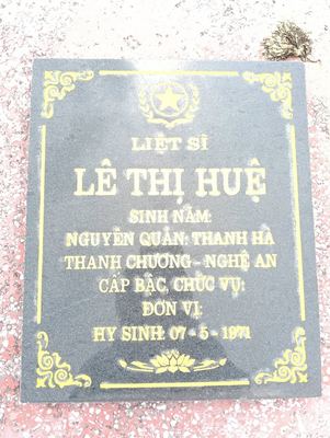 Bia mộ tại xã Hiền ninh - Xã Hiền Ninh - Huyện Quảng Ninh - Quảng Bình — liệt sĩ LÊ THỊ HUỆ