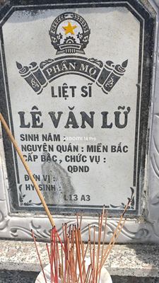 Bia mộ tại Nghĩa trang liệt sĩ phường Hoà Hải - Phường Hòa Hải - Quận Ngũ Hành Sơn - Đà Nẵng · ảnh: HỖ TRỢ GIA ĐÌNH TÌM THÔNG TIN - MỘ LIỆT SĨ — liệt sĩ Lê Văn Lữ