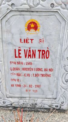 Ảnh bia mộ của liệt sĩ Lê Văn Trò