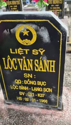 Bia mộ tại Chư Prông - Huyện Chư Prông - Gia Lai · ảnh: FB Đinh Tuấn — liệt sĩ Lộc Văn Sánh