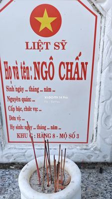 Bia mộ tại Xã Bình Lâm - Huyện Thăng Bình - Quảng Nam · ảnh: Be You — liệt sĩ NGÔ CHẤN