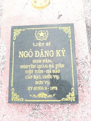 Bia mộ tại xã Hiền ninh - Xã Hiền Ninh - Huyện Quảng Ninh - Quảng Bình · ảnh: FB Nguyễn Hoàng Dương — liệt sĩ Ngô Đăng Ký