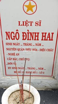 Ảnh bia mộ của liệt sĩ Ngô Đình Hai