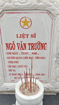 Ảnh bia mộ của liệt sĩ Ngô Văn Trường