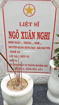 Ảnh bia mộ của liệt sĩ Ngô Xuân Nghi