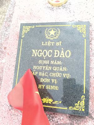 Bia mộ tại xã Hiền ninh - Xã Hiền Ninh - Huyện Quảng Ninh - Quảng Bình · ảnh: FB Nguyễn Hoàng Dương — liệt sĩ Ngọc Đào