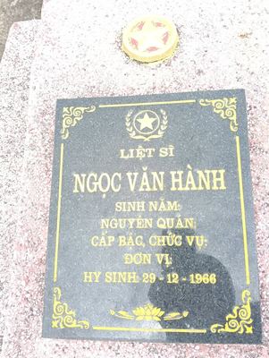 Bia mộ tại xã Hiền ninh - Xã Hiền Ninh - Huyện Quảng Ninh - Quảng Bình · ảnh: FB Nguyễn Hoàng Dương — liệt sĩ Ngọc Văn Hành