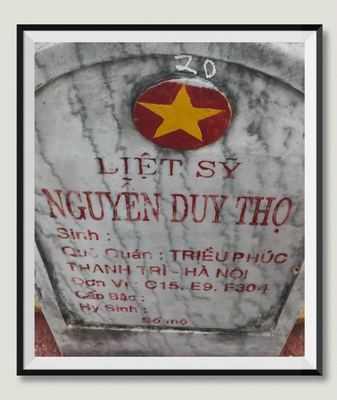 Ảnh bia mộ của liệt sĩ Nguyễn Duy Thọ