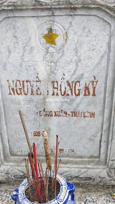 Bia mộ tại Nghĩa trang xã Bình Định - Huyện Thăng Bình - Quảng Nam · ảnh: Be You — liệt sĩ NGUYỄN HỒNG KỲ