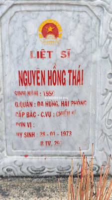 Ảnh bia mộ của liệt sĩ Nguyễn Hồng Thái