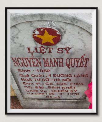 Ảnh bia mộ của liệt sĩ Nguyễn Mạnh Quyết