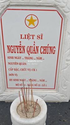 Ảnh bia mộ của liệt sĩ NGUYỄN QUẦN CHÚNG