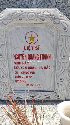 Ảnh bia mộ của liệt sĩ Nguyễn Quang Thanh