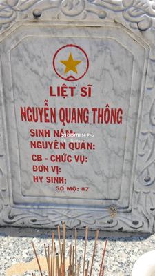 Ảnh bia mộ của liệt sĩ Nguyễn Quang Thông